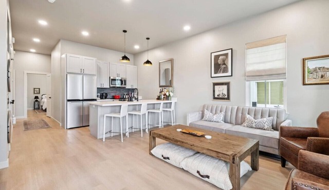 Fully furnished 2bd/2ba charmer in Treme