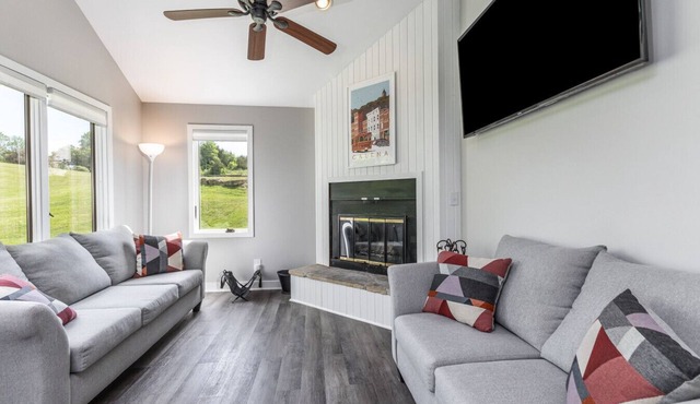 Galena Territory | 2BR/2BA Townhome w/Fireplace & Scenic Views