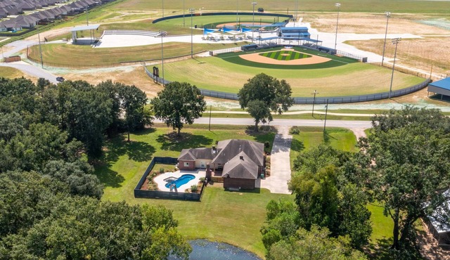 Gameday Getaway Pool Pond King Sports Complex Office Premier Host