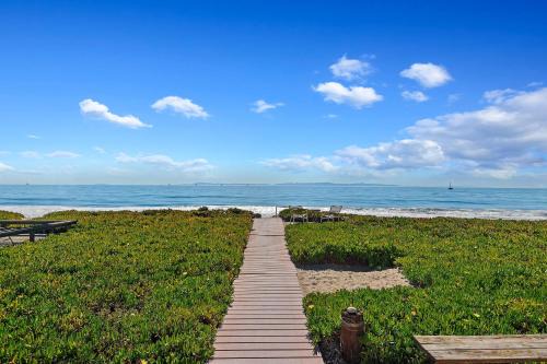 Garden Cottage at Miramar Beach with Shared Deck