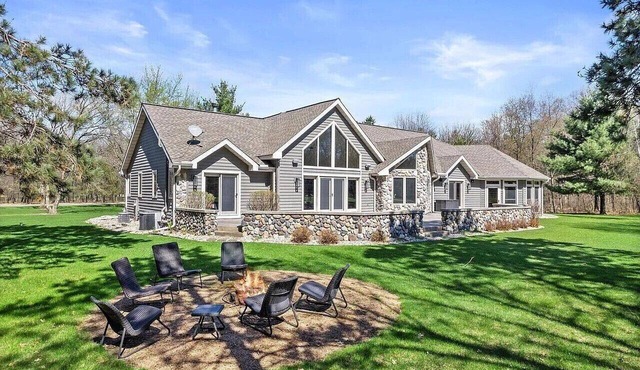 Golf and Lake Escape near Sand Valley, Lake Arrowhead with pool table, firepit