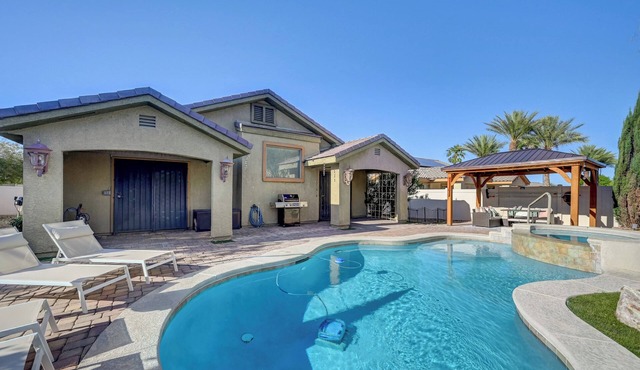 Good Day Stay, Pool, Hot tub, Travelers Perfect Home