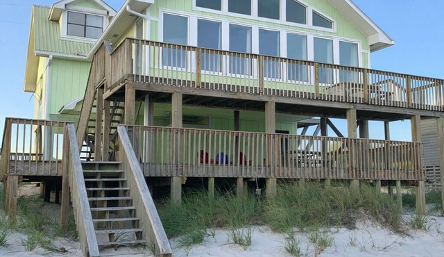 Gorgeous Views! 5BR directly on the beach! Great covered Deck overlooking water!