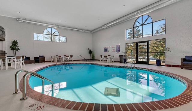 Grandstay Hotel and Suites