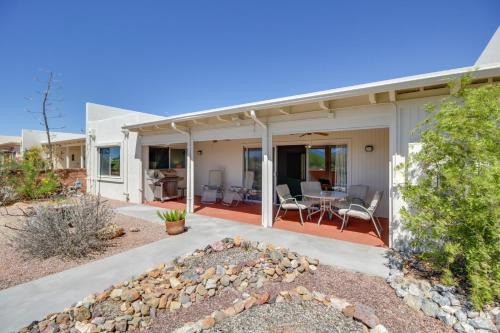 Green Valley Abode w/Pool Access & Mtn Views