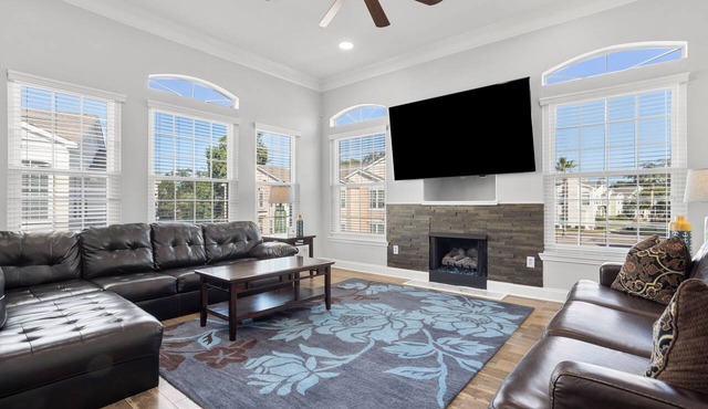 Gulfport-Biloxi Retreat ★ 3BR ★ 2 Pools ★ Hot Tub ★ PS5 ★ Xbox ★ Wi-Fi ★ Clean