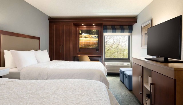 Hampton Inn Appleton-Fox River Mall Area