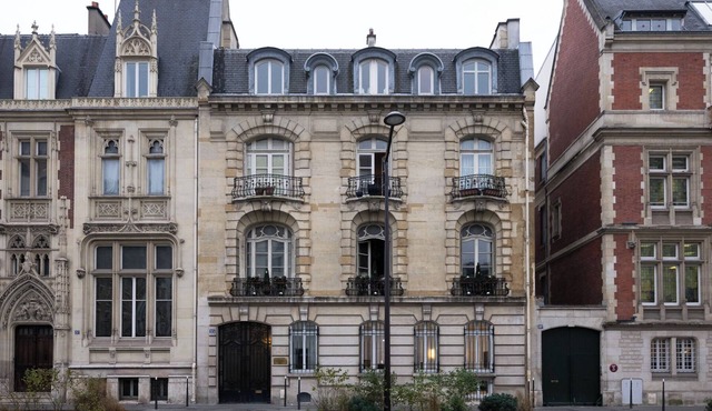 Haussmann 3BR · Pereire · 135m² · A/C · sleeps 8
