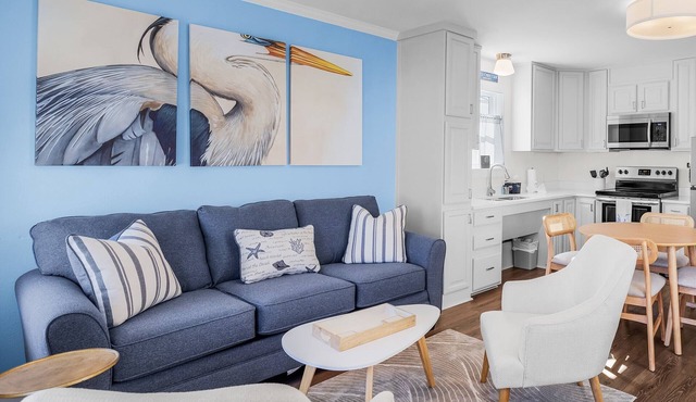 Heron's Nest Two Beach Cottage Pass Christian - Walk to Beach and Downtown!