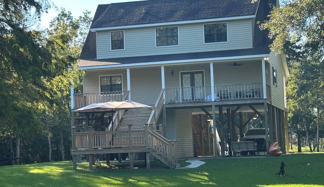 Hidden Treasure Charming 4-bedroom river house on the Biloxi River