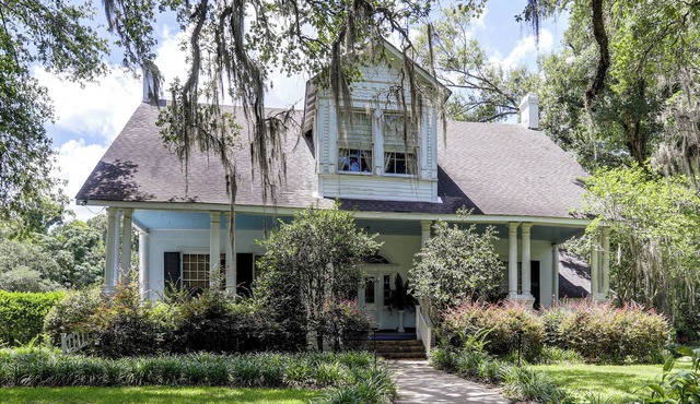 Historic 5,400-Sq-Ft Woodville Estate w/Pool