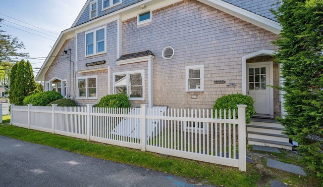 Historic Sea Captain's Home in Downtown Chatham