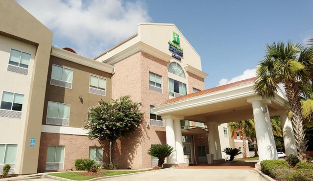 Holiday Inn Express Baton Rouge North by IHG