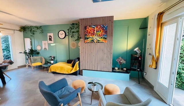 House for 10 people 10 min from Disney Electric charging station