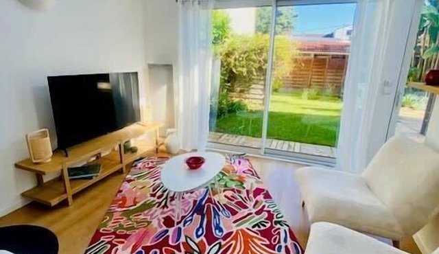 House with private pool in Colombes