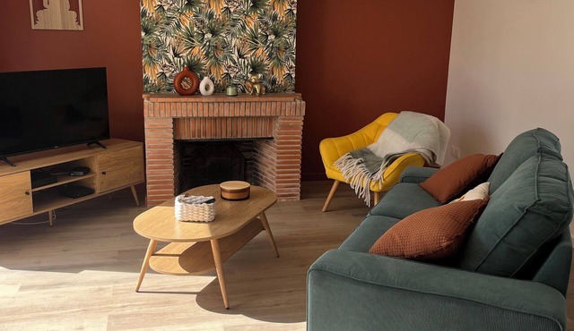 House with spa and terrace - village with amenities on foot