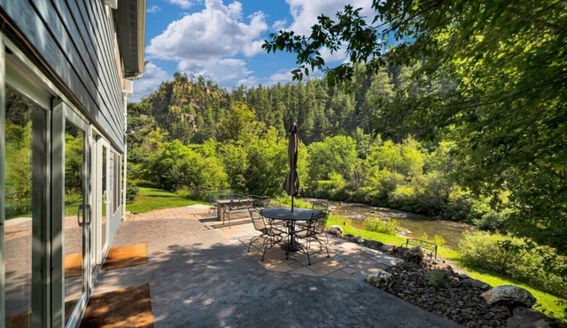 Hygge House on the Creek