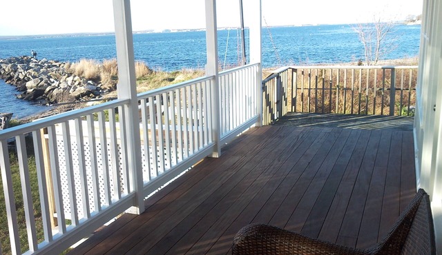 Jamestown Shores Waterfront Beachfront w/Mooring And Sunset Views