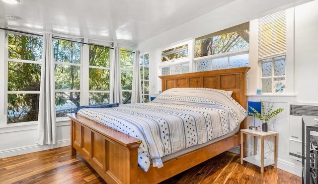 Jennifer's Cottage Room | Chosen Beach Collection