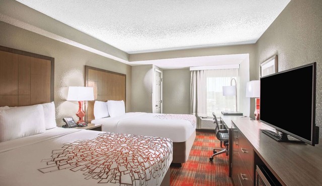 La Quinta Inn & Suites by Wyndham DC Metro Capital Beltway