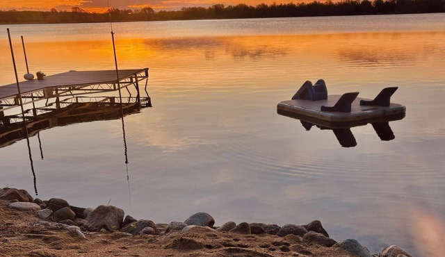 Lake Escape | paddle boards, fire pit & game room