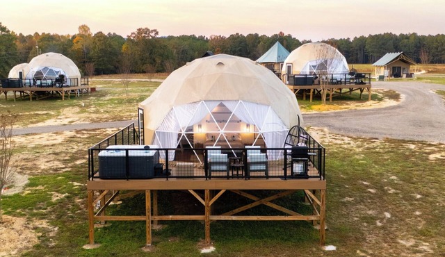 Lake Front Geodesic Dome: Hot Tub & Lake Views