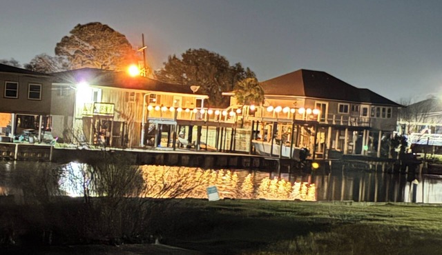 Lake House Paradise MTR
