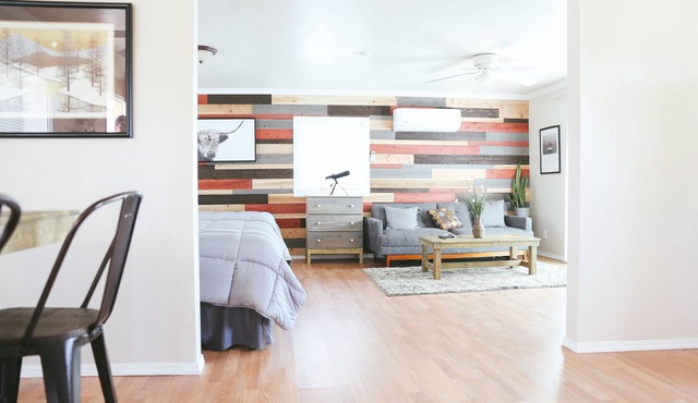 Lakeview Terrace Double Queen Studio!