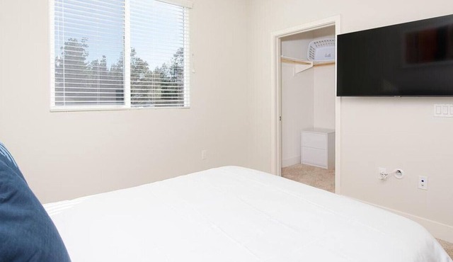 Landing at Sorano Apartments - 1 Bedroom in Downtown Moreno Valley