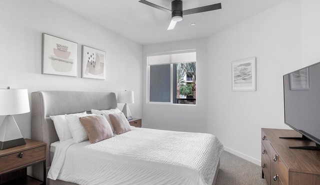 Landing | Modern 1BD, Rooftop Lounge, Courtyard