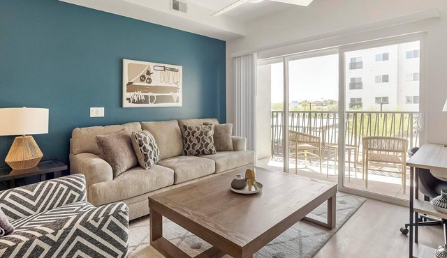 Landing | Modern 2BD, Pool, Gym