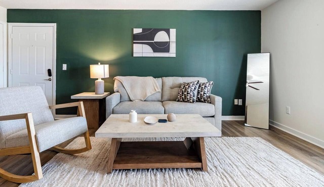 Landing | Stunning 2BD, Clubhouse, Game Room