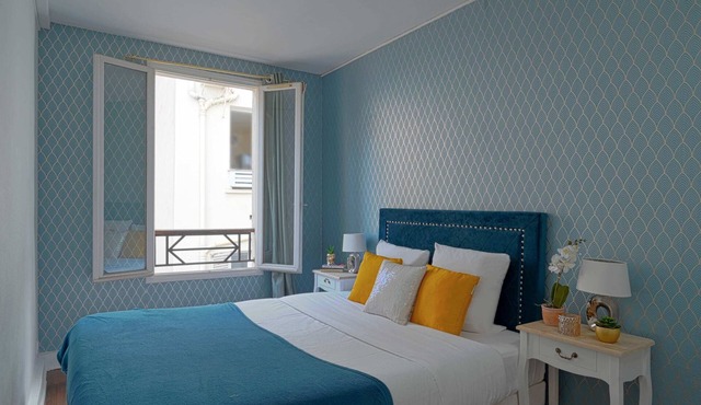 Large Renovated Apartment Chateau Versailles