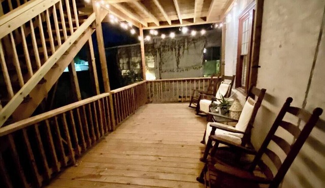 Lovely 1 BR unit across from Belhaven Town Center