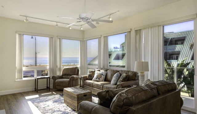 Lovely Ocean Front Condo