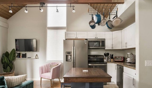 Lovely Studio with full Kitchen and Pool