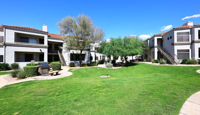 Luxe New Condo in Scottsdale! Minutes from Mayo Clinic , Golf, Major Events!
