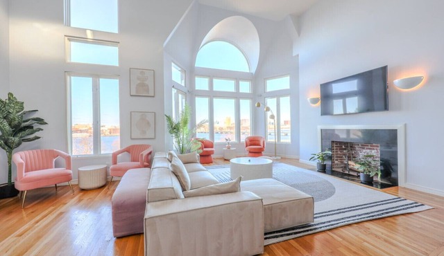 Luxurious Fenway 2BR Penthouse w/Roof Deck