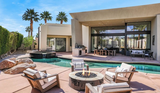 Luxury Contemporary in Rancho Mirage - Sleeps up to six. Near Cotino & the River