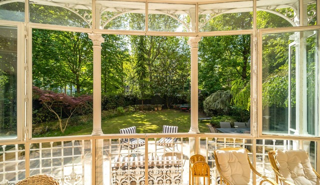Luxury flat with large private garden & patio recently refurbished