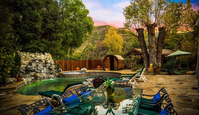 Luxury Malibu Cottage, Heated Pool, Sauna, Gym