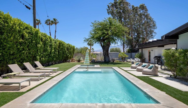 Luxury Mid Century Oasis in Palm Springs