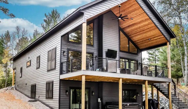 Luxury northwoods lakeside getaway perfect for groups