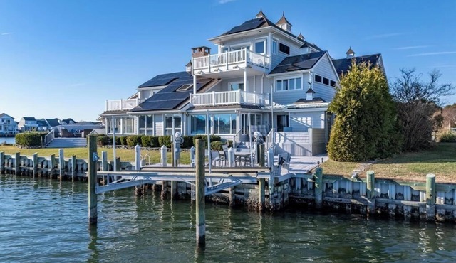 Luxury Waterfront 8-Bedroom, 8.5-Bath Home