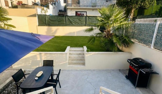 Maison Du Bonheur-Jardin privée-Parking PRIVE-Barbecue-CDG Airport-Parc Asterix-Disneyland-Paris-Parc des Expo