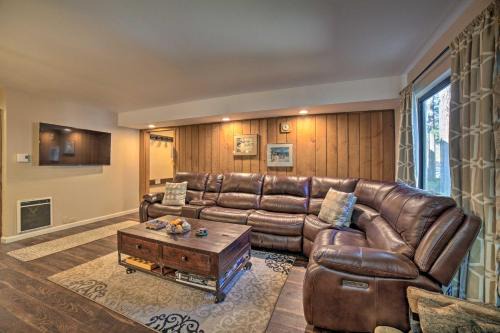 Mammoth Lakes Condo, Walk to Shuttle + Village