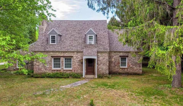 Manistique Stone Cottage - Next to Peninsula State Park
