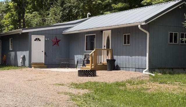 Maple Ridge Trail Side Cabin