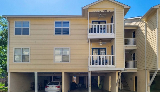 MILITARY RENTAL - 2 bed/2 bath condo in a gated Ocean Springs community!