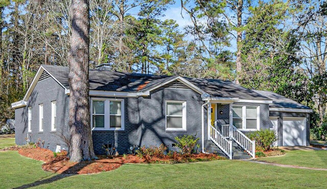 Minutes to Campus & Ruston Sports Complex; 2 Living Rooms; KING Beds; Updated